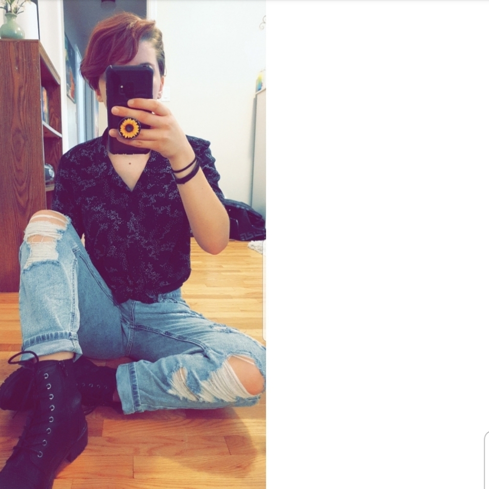 Meet your Posher, Alora